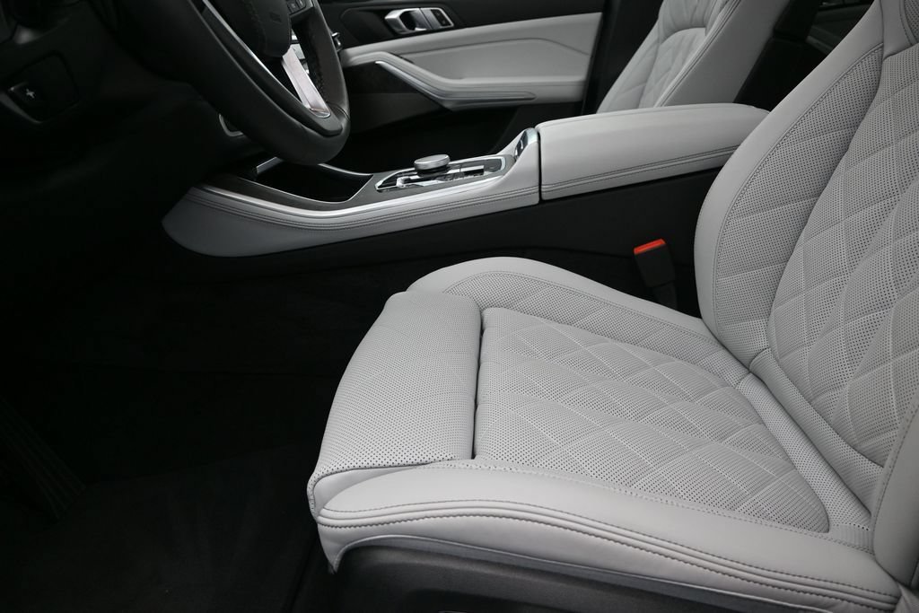 Certified 2026 BMW X5 xDrive40i w/ Climate Comfort Package AWD/4WD image 13