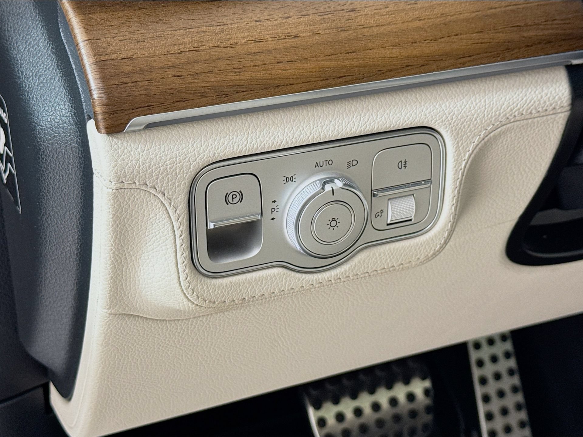 Certified 2023 Mercedes-Benz GLS 580 4MATIC image 11