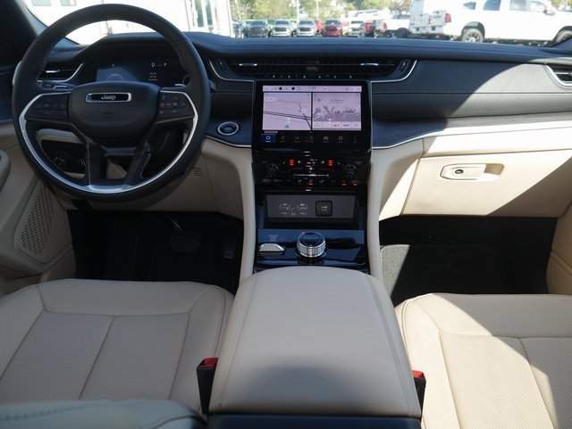 New 2025 Jeep Grand Cherokee Limited image 5