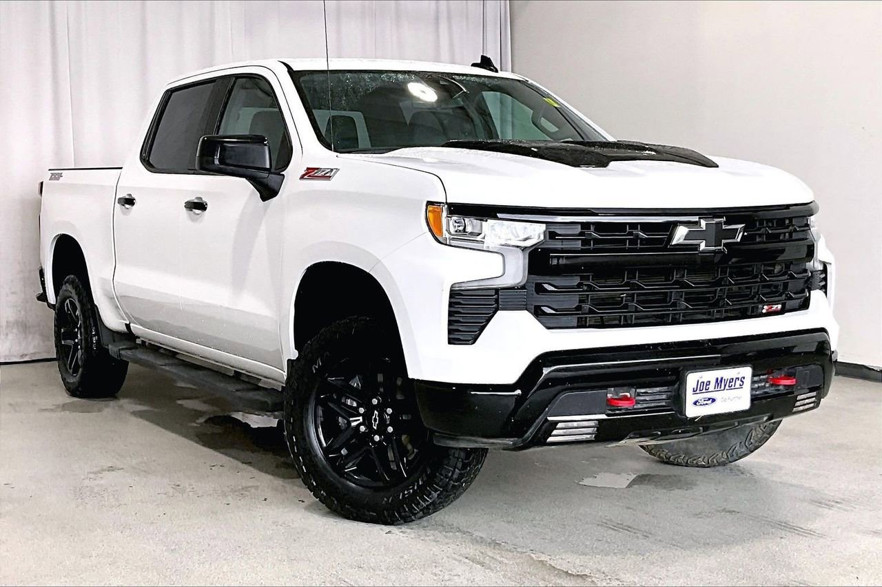 Used 2024 Chevrolet Silverado 1500 LT Trail Boss w/ Protection Package AWD/4WD image 1