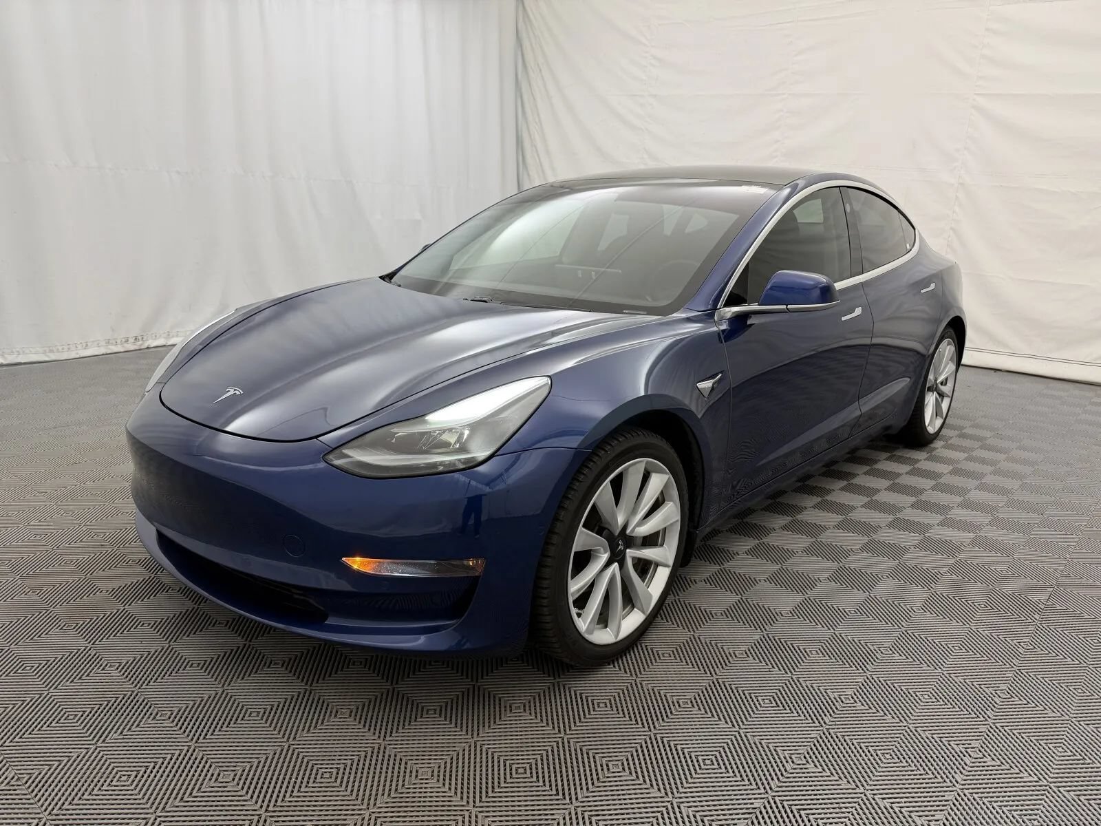 Used 2020 Tesla Model 3 Long Range AWD/4WD image 2