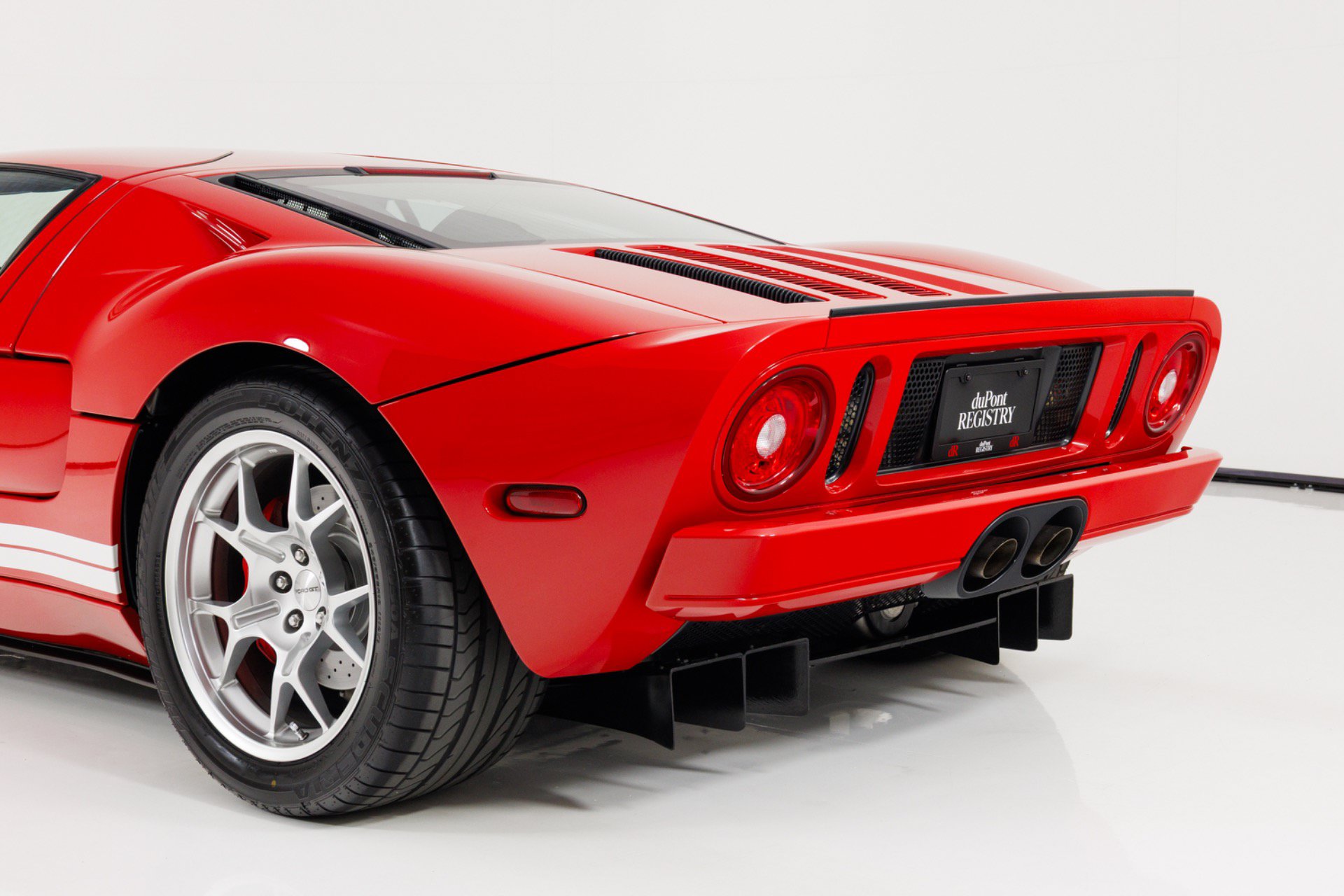 Used 2006 Ford GT RWD image 82