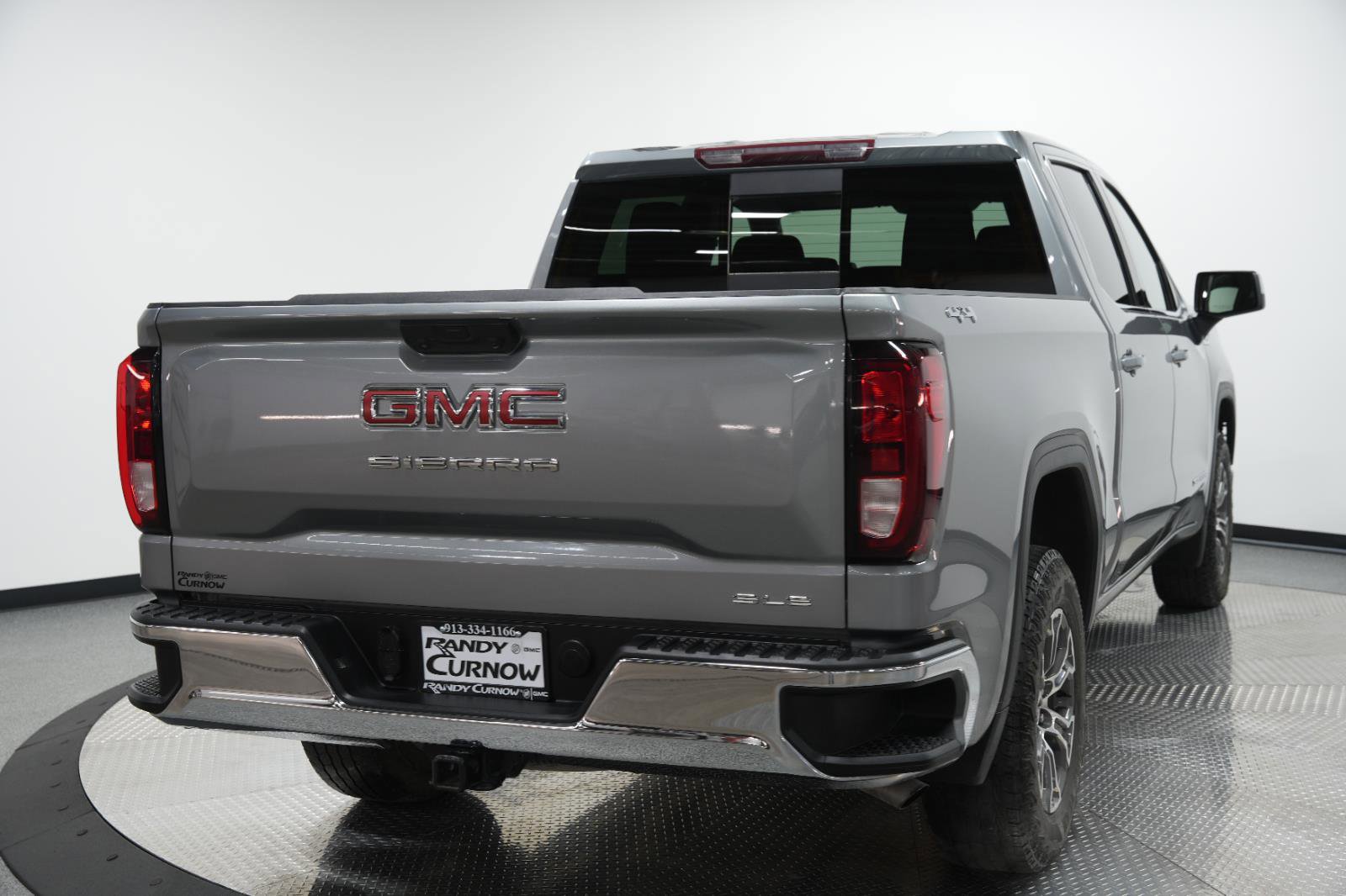 Used 2023 GMC Sierra 1500 SLE w/ Preferred Package image 8