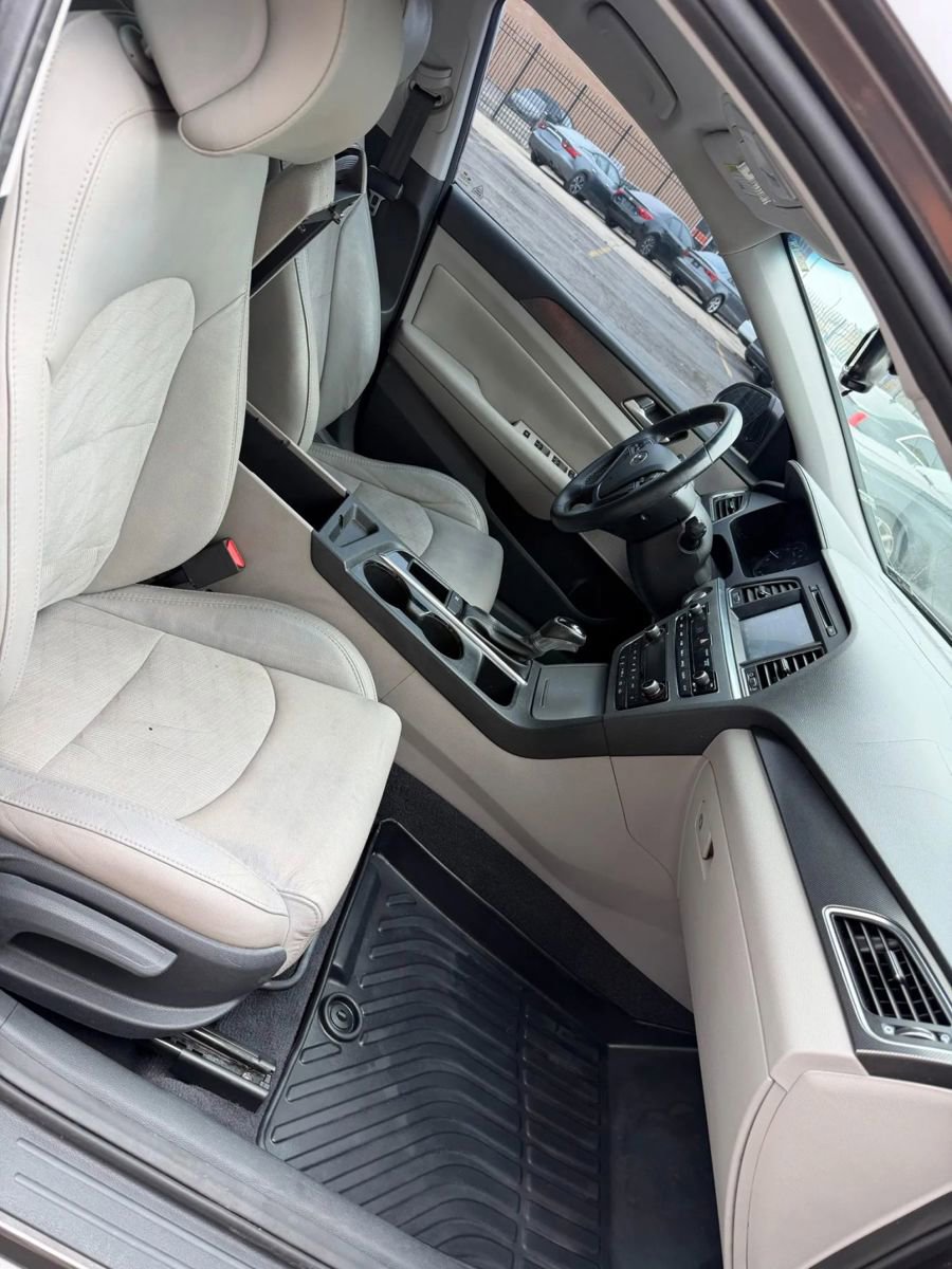 Used 2016 Hyundai Sonata Sport w/ Option Group 02 image 8