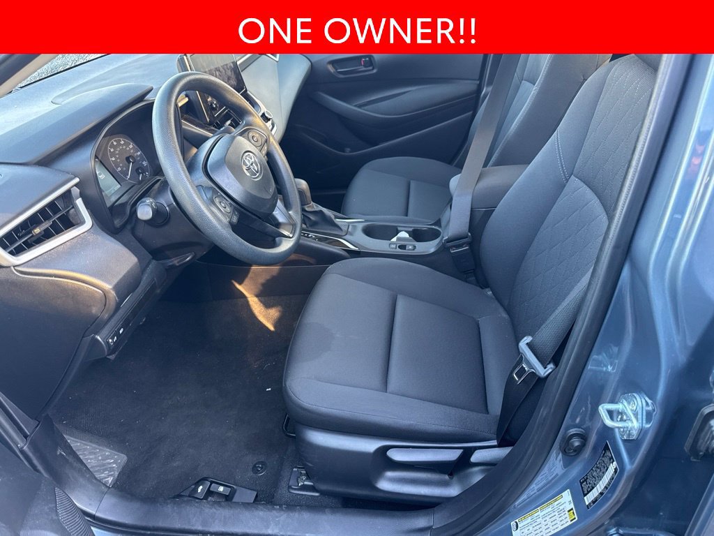 Used 2025 Toyota Corolla LE FWD image 3