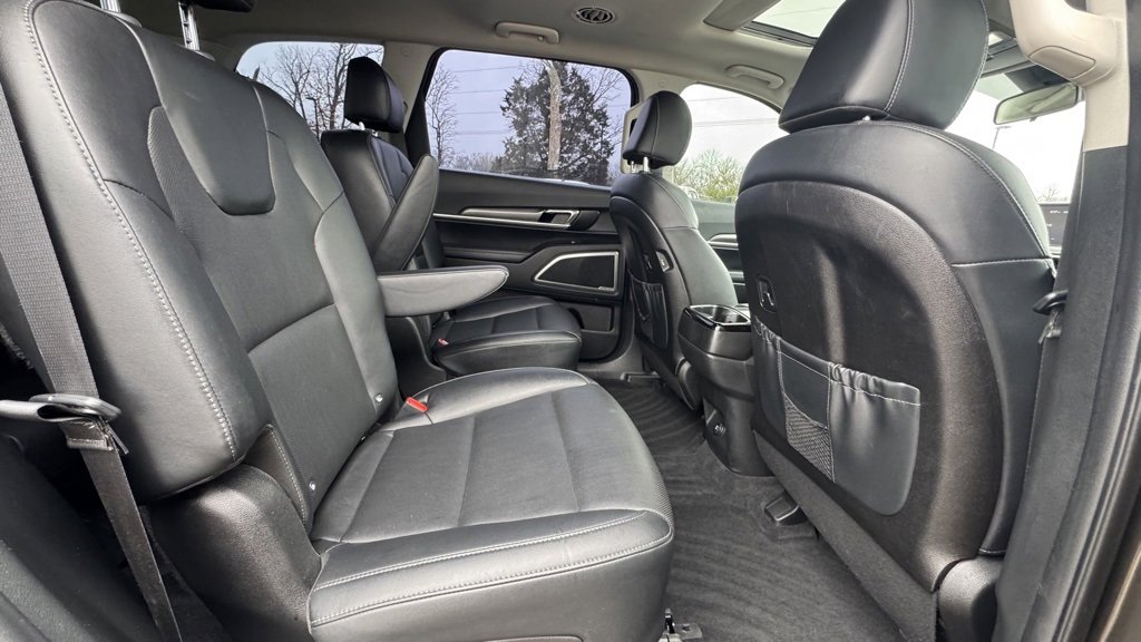 Used 2022 Kia Telluride S image 9