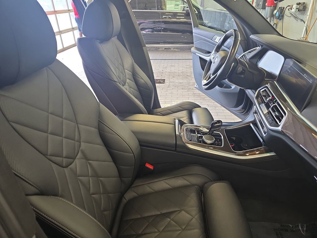 Used 2023 BMW X5 xDrive40i AWD/4WD image 10