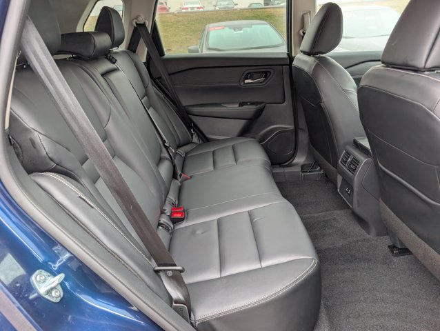 Certified 2025 Nissan Rogue SL FWD image 13