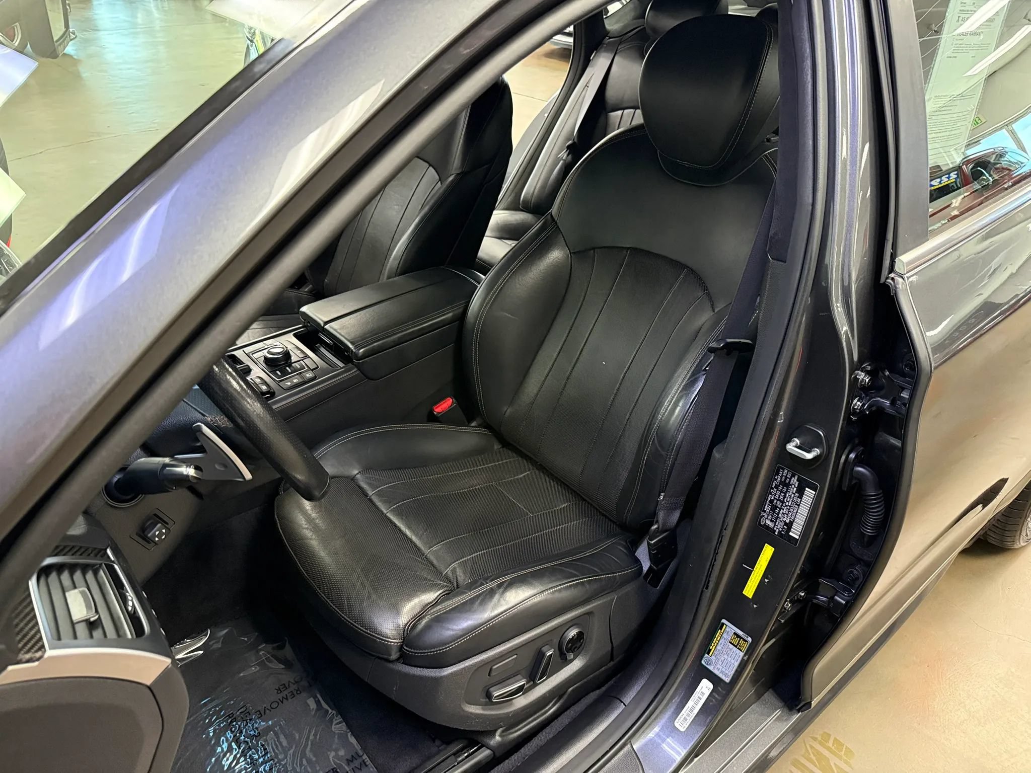 Used 2018 Genesis G80 3.3T Sport RWD image 15