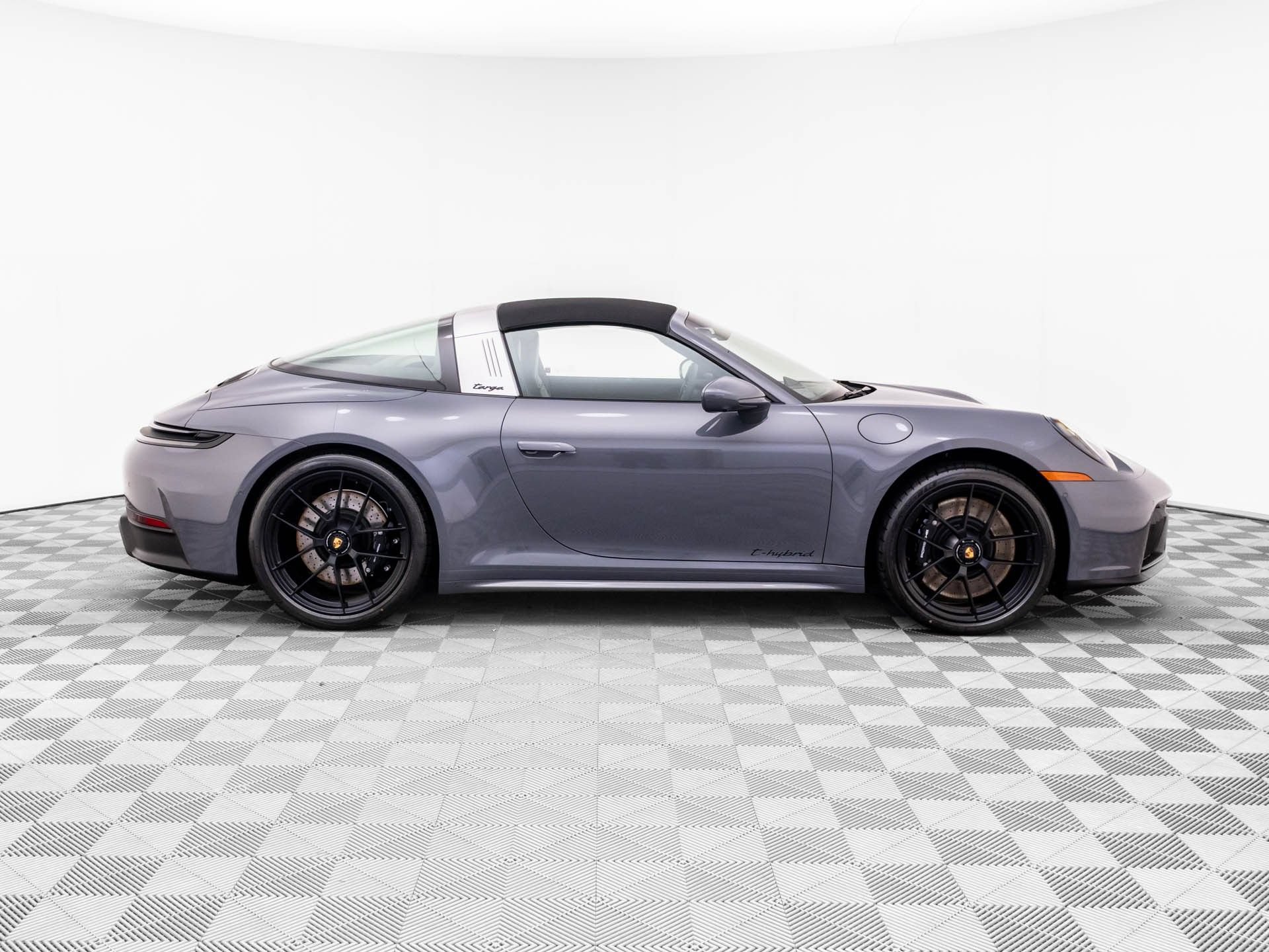Used 2026 Porsche 911 Targa 4 GTS AWD/4WD image 7