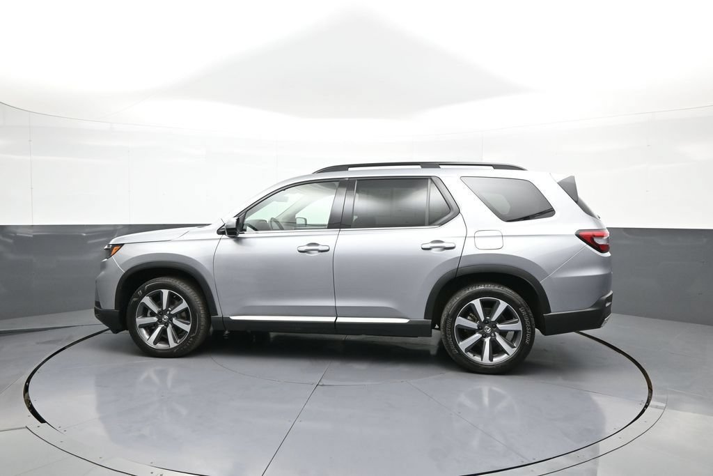 Certified 2023 Honda Pilot Touring image 7