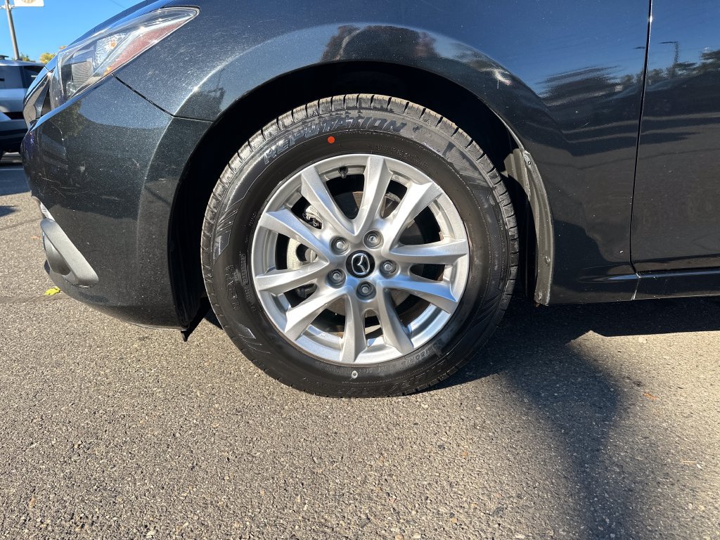 Used 2014 MAZDA MAZDA3 i Touring w/ Moonroof Package 1 FWD image 11
