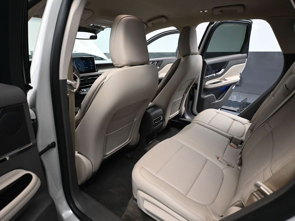 Used 2023 Lincoln Corsair Reserve image 36