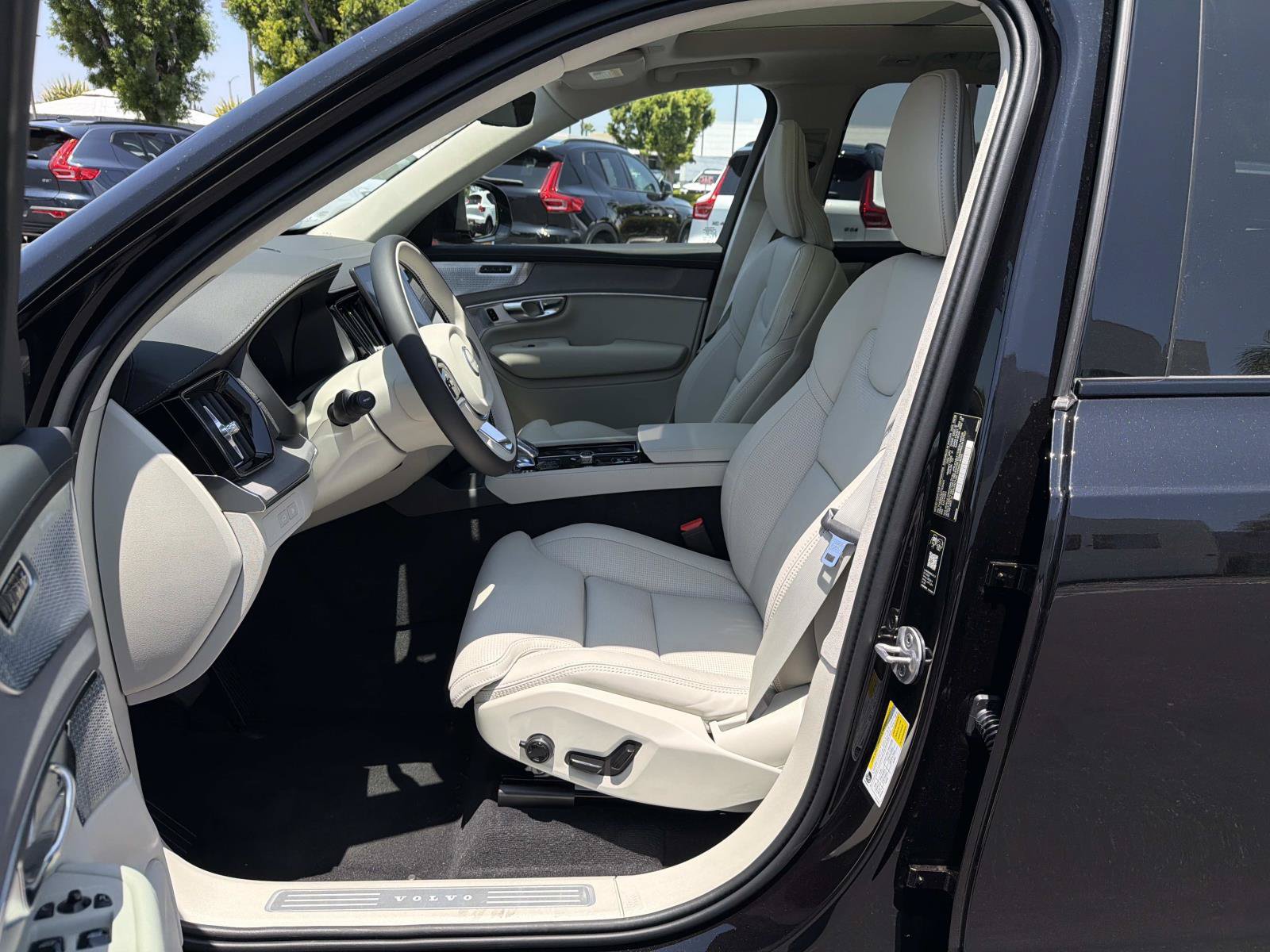 New 2026 Volvo XC90 T8 Ultra w/ Lounge Package AWD/4WD image 13