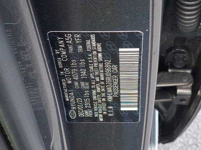 Used 2024 Hyundai Elantra Blue image 26