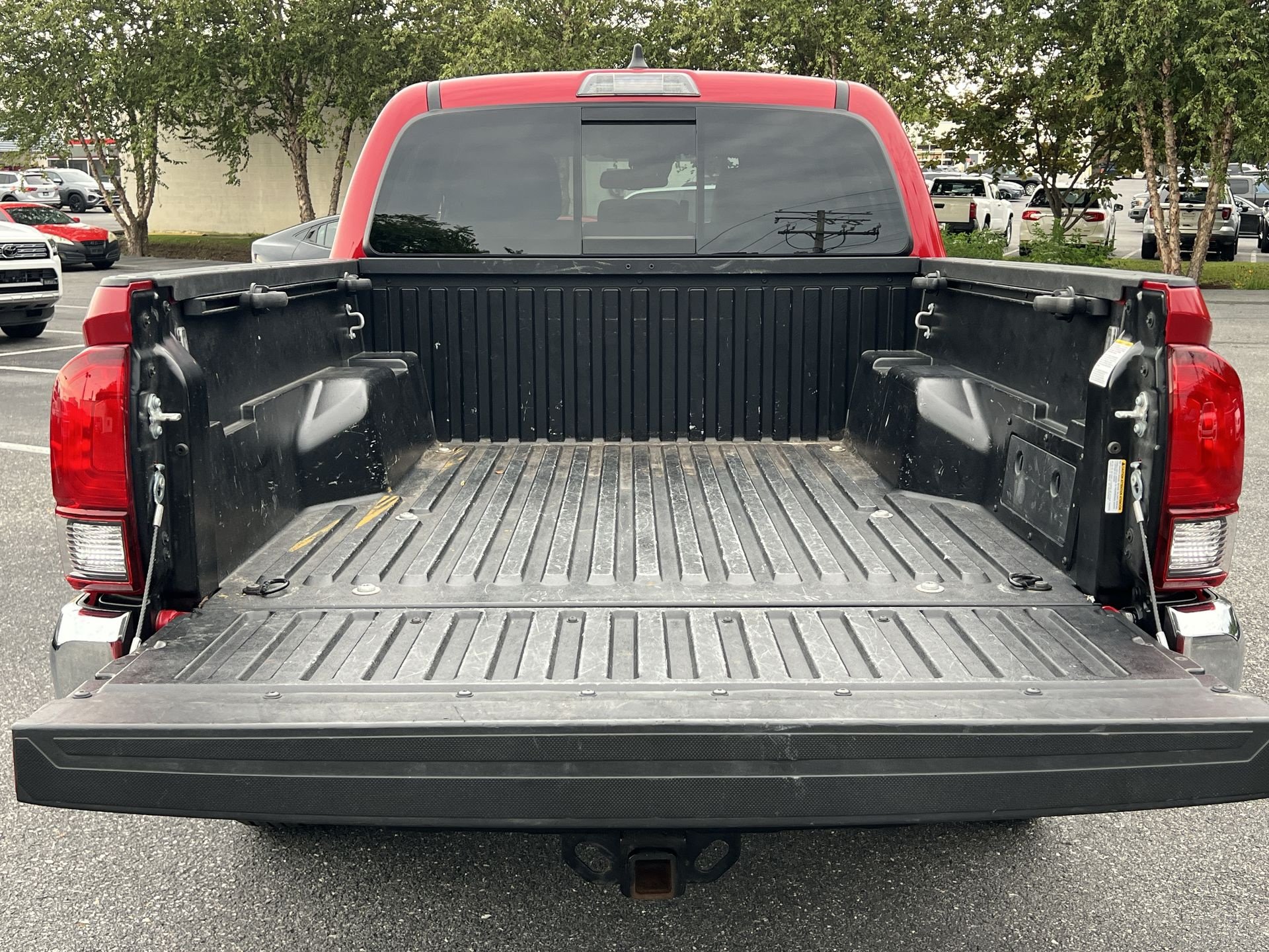 Used 2022 Toyota Tacoma SR5 AWD/4WD image 25
