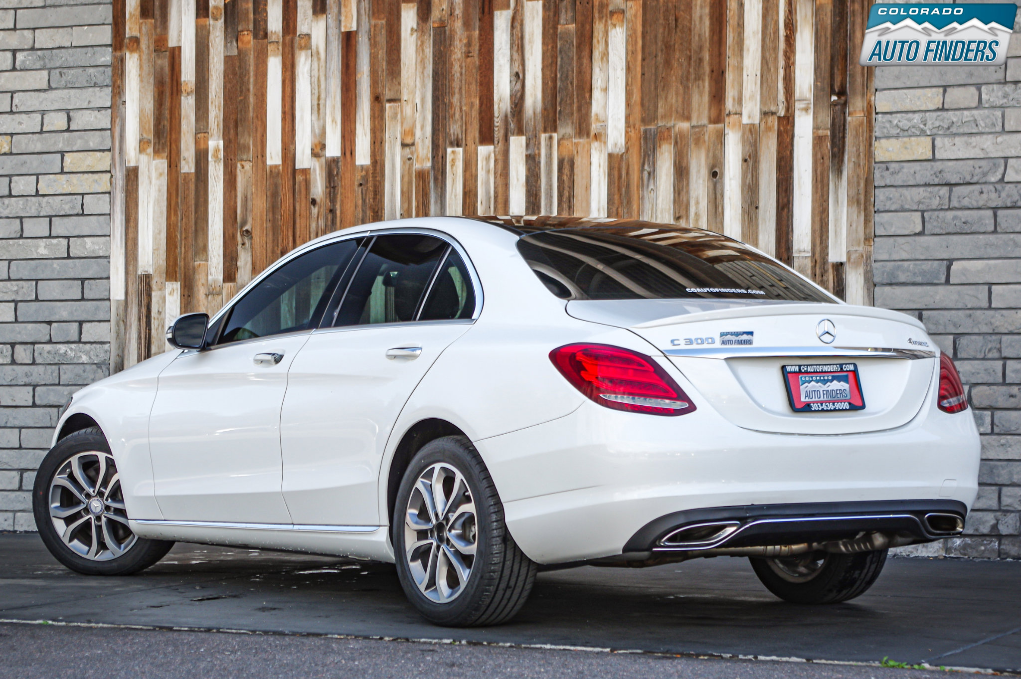 Used 2017 Mercedes-Benz C 300 4MATIC Sedan image 4