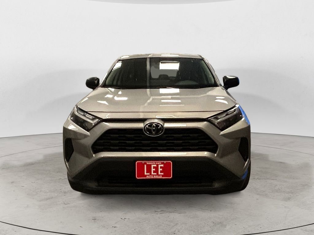 Used 2024 Toyota RAV4 LE AWD/4WD image 8