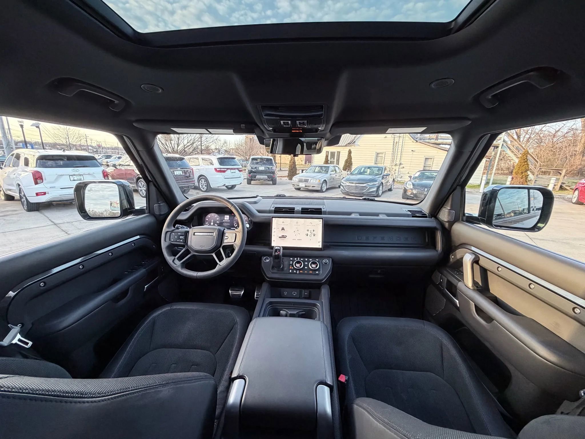 Used 2023 Land Rover Defender 110 V8 image 98