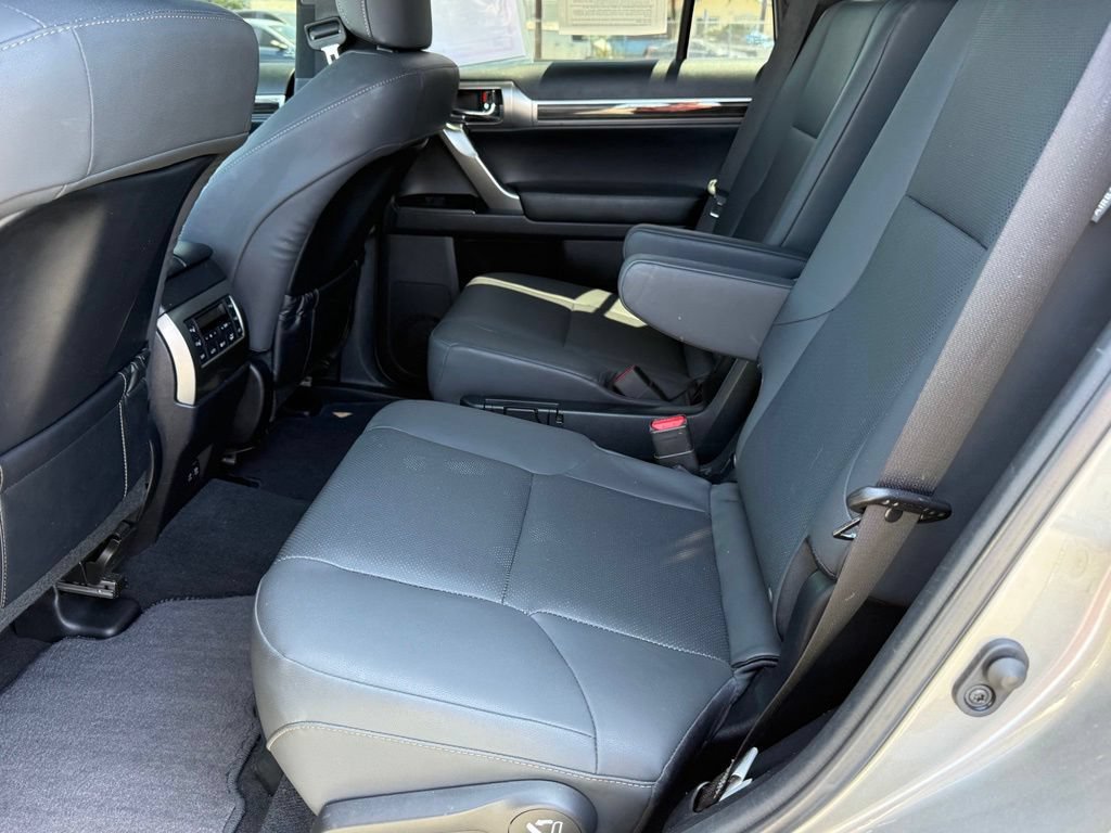 Used 2023 Lexus GX 460 Premium AWD/4WD image 32