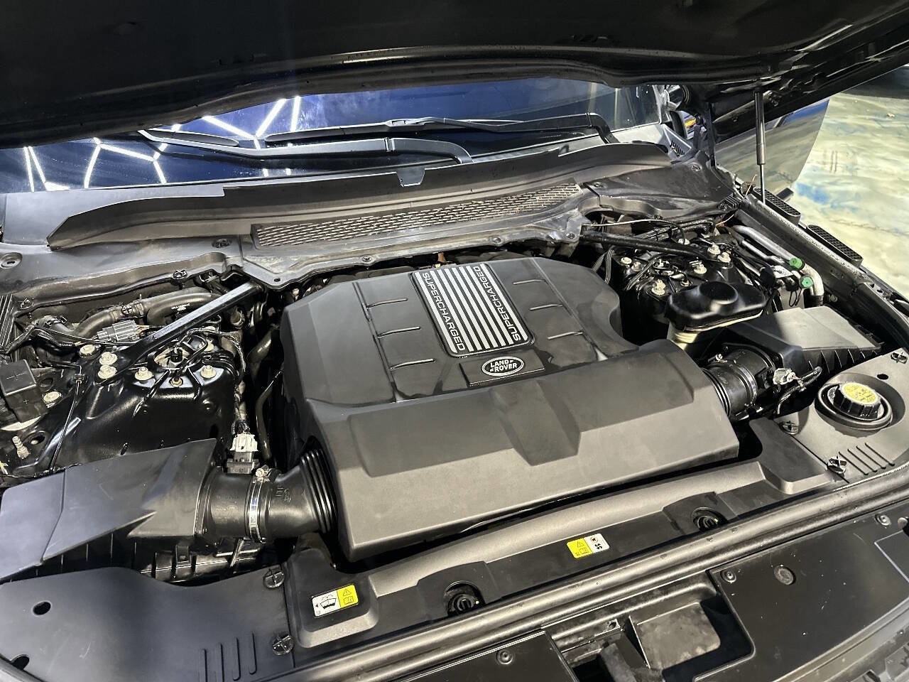 Used 2016 Land Rover Range Rover Supercharged image 25