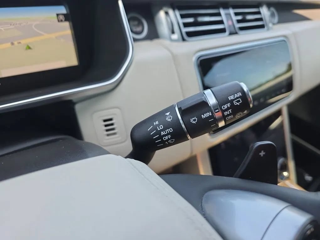 Used 2019 Land Rover Range Rover HSE AWD/4WD image 22