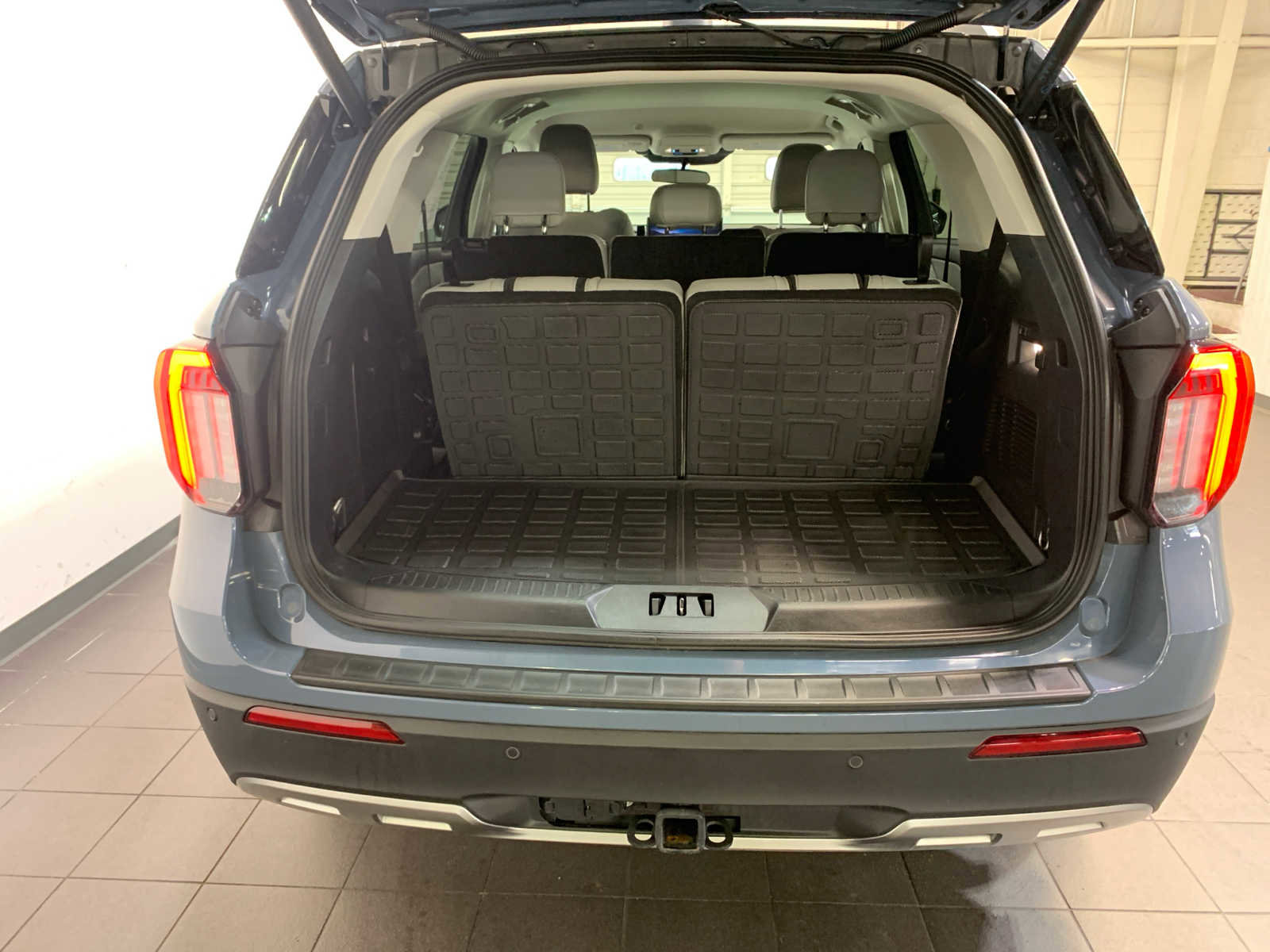 Used 2025 Ford Explorer Active w/ Active Comfort Package image 11