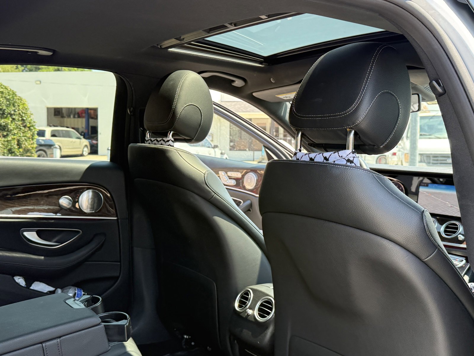 Used 2017 Mercedes-Benz E 300 4MATIC image 18