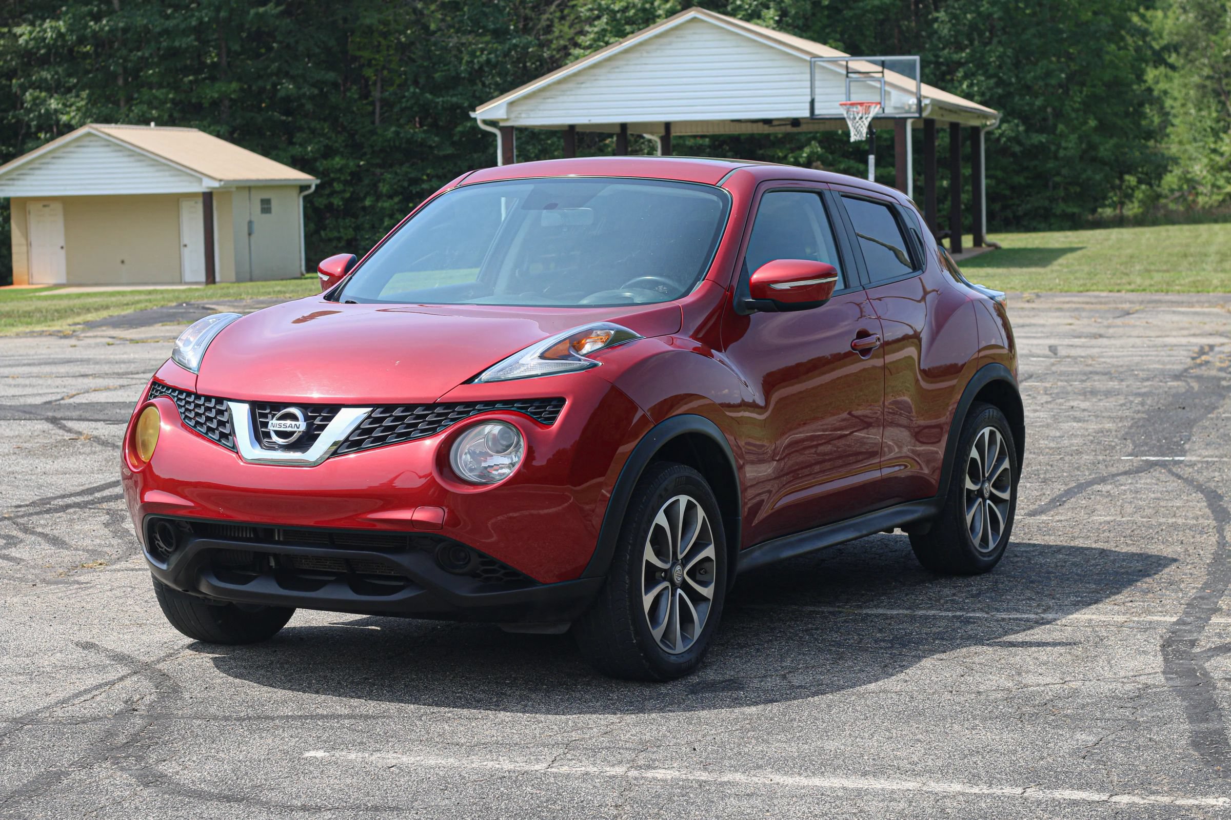Used 2017 Nissan Juke SV w/ Interior Illumination Package AWD/4WD image 3