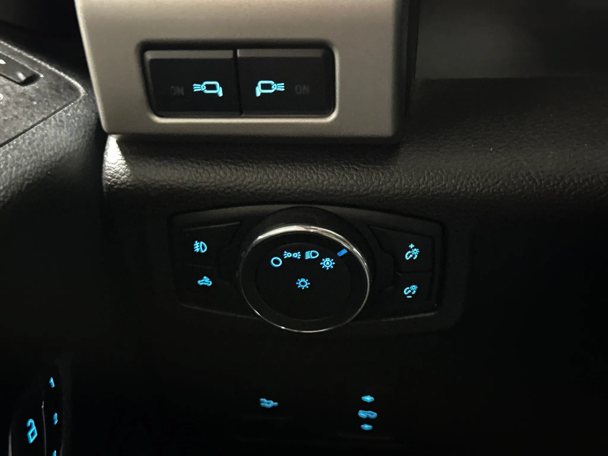 Used 2017 Ford F250 Lariat w/ Lariat Ultimate Package AWD/4WD image 33