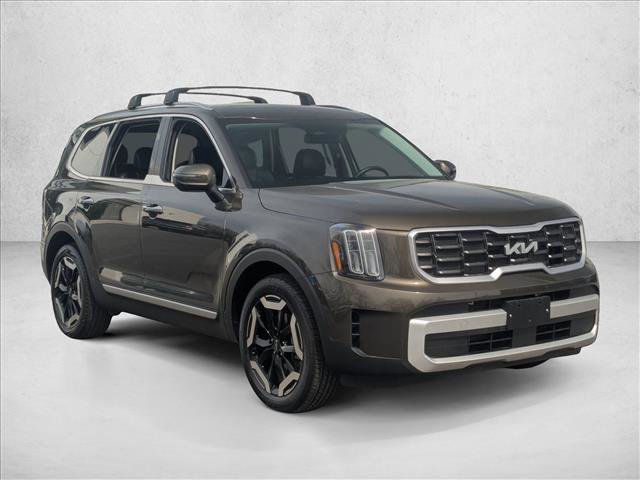 Used 2025 Kia Telluride S AWD/4WD image 3