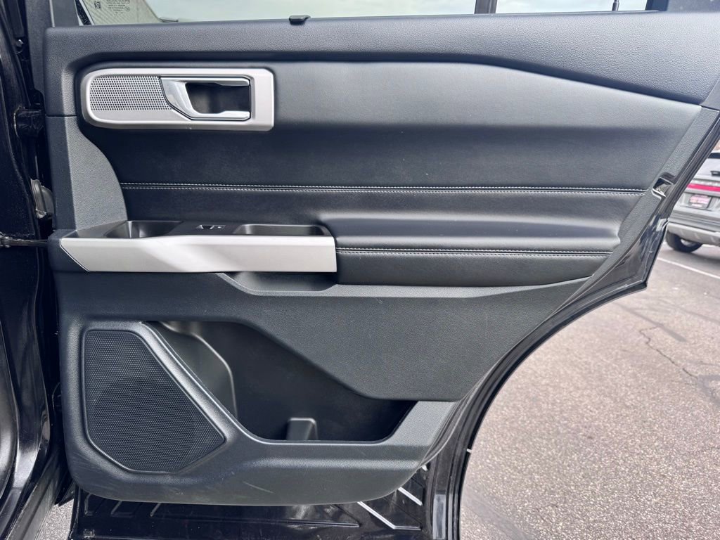 Certified 2022 Ford Explorer Limited w/ Equipment Group 301A image 26