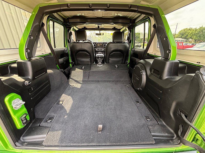 Used 2019 Jeep Wrangler Unlimited Sahara w/ Uconnect 4C Nav & Sound Group AWD/4WD image 24