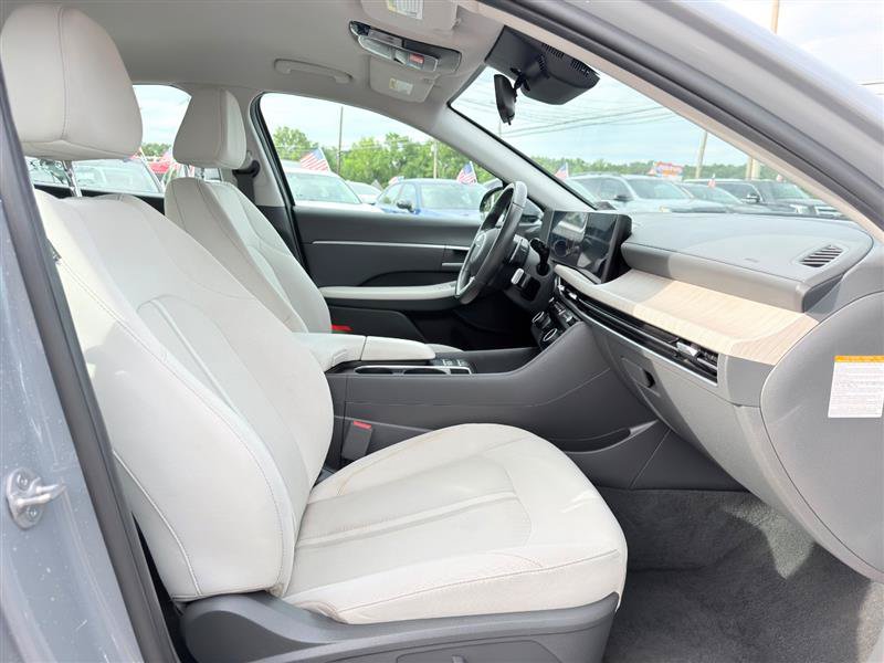 Used 2025 Hyundai Sonata SEL FWD image 26
