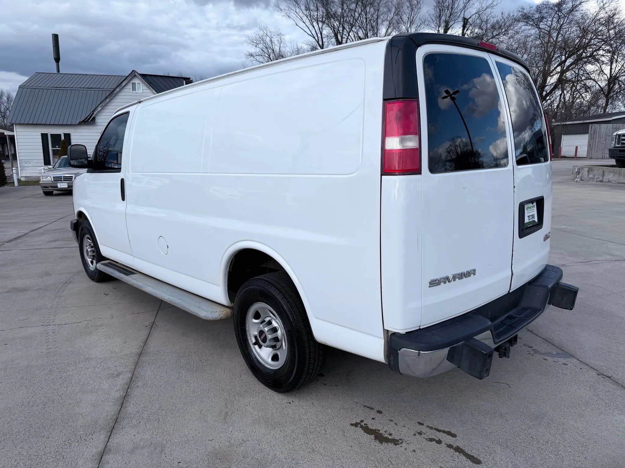 Used 2017 GMC Savana 2500 RWD image 6