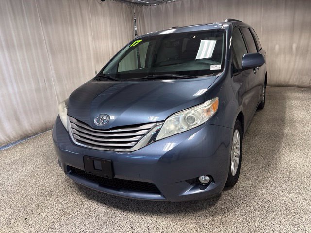 Used 2017 Toyota Sienna XLE w/ XLE Navigation Package FWD image 6
