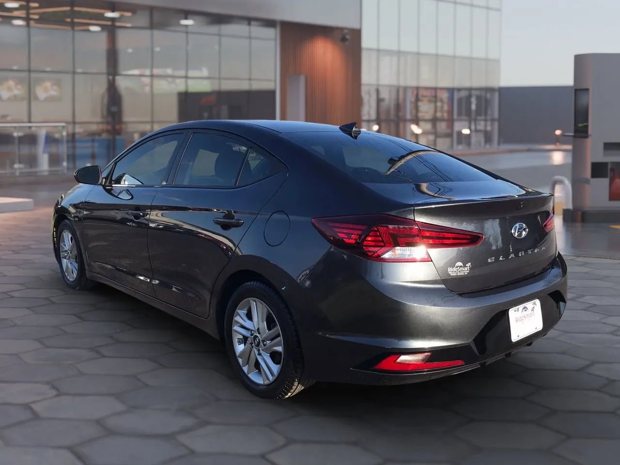 Used 2020 Hyundai Elantra Value Edition w/ Cargo Package (C1) image 9