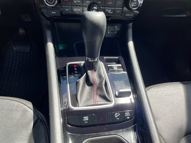 Used 2017 Chrysler Pacifica Touring-L FWD image 35