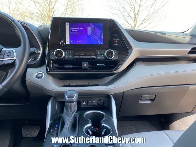 Used 2023 Toyota Highlander XLE image 25