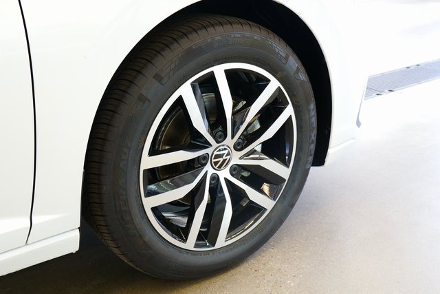 New 2025 Volkswagen Jetta SE image 8