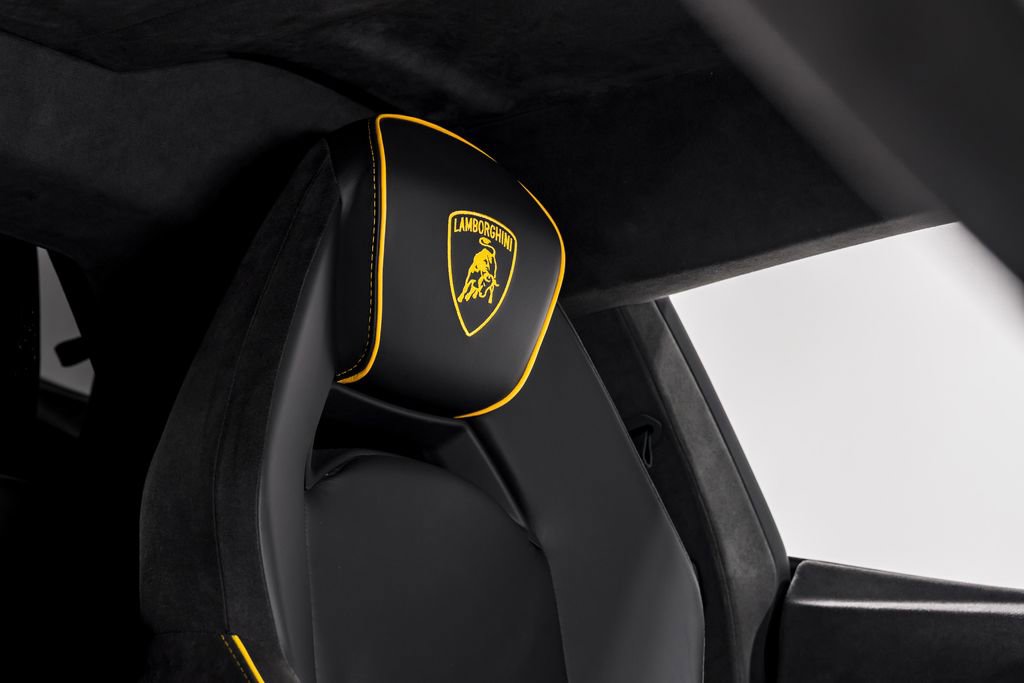 Used 2025 Lamborghini Revuelto image 33