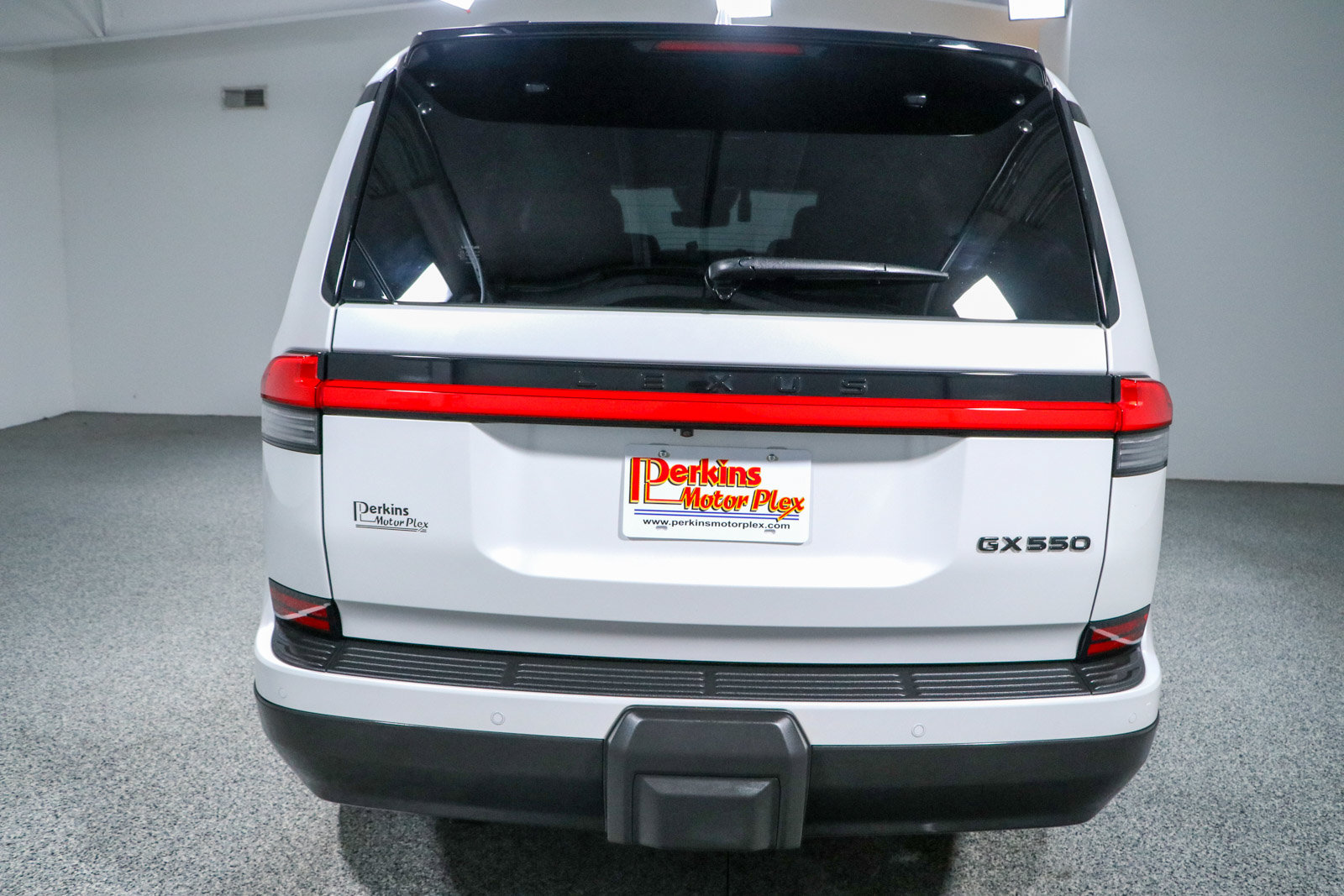 Used 2025 Lexus GX 550 w/ Accessory Package (2T) AWD/4WD image 8