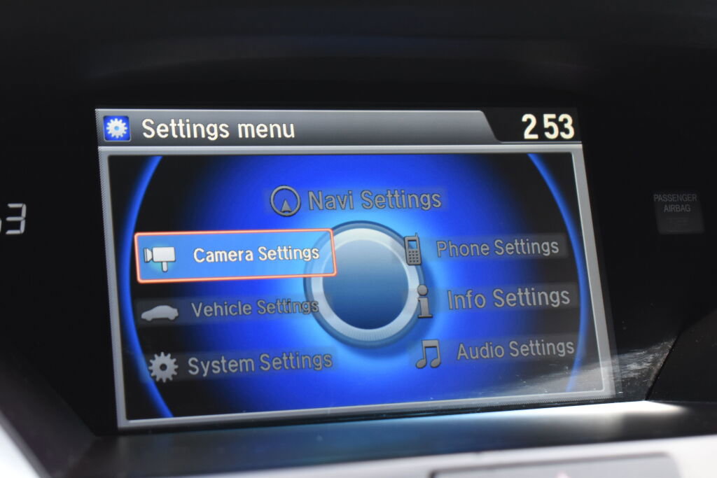 Used 2018 Acura RLX Sport Hybrid w/ Advance Pkg image 11