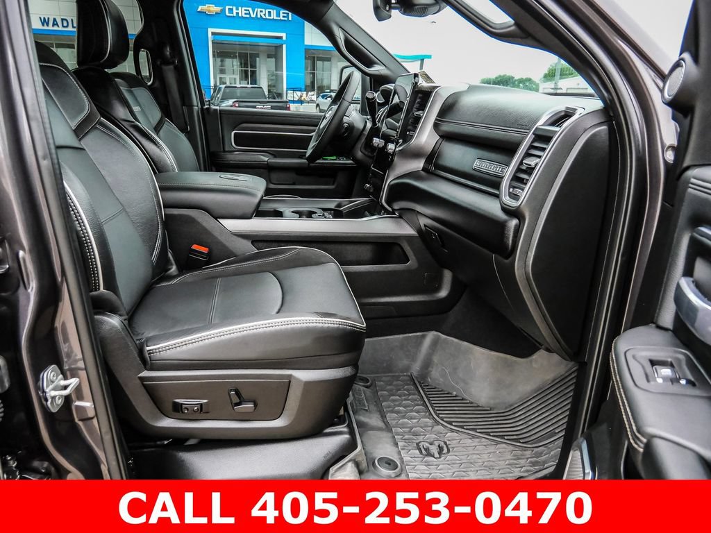 Used 2025 RAM 3500 Laramie AWD/4WD image 16