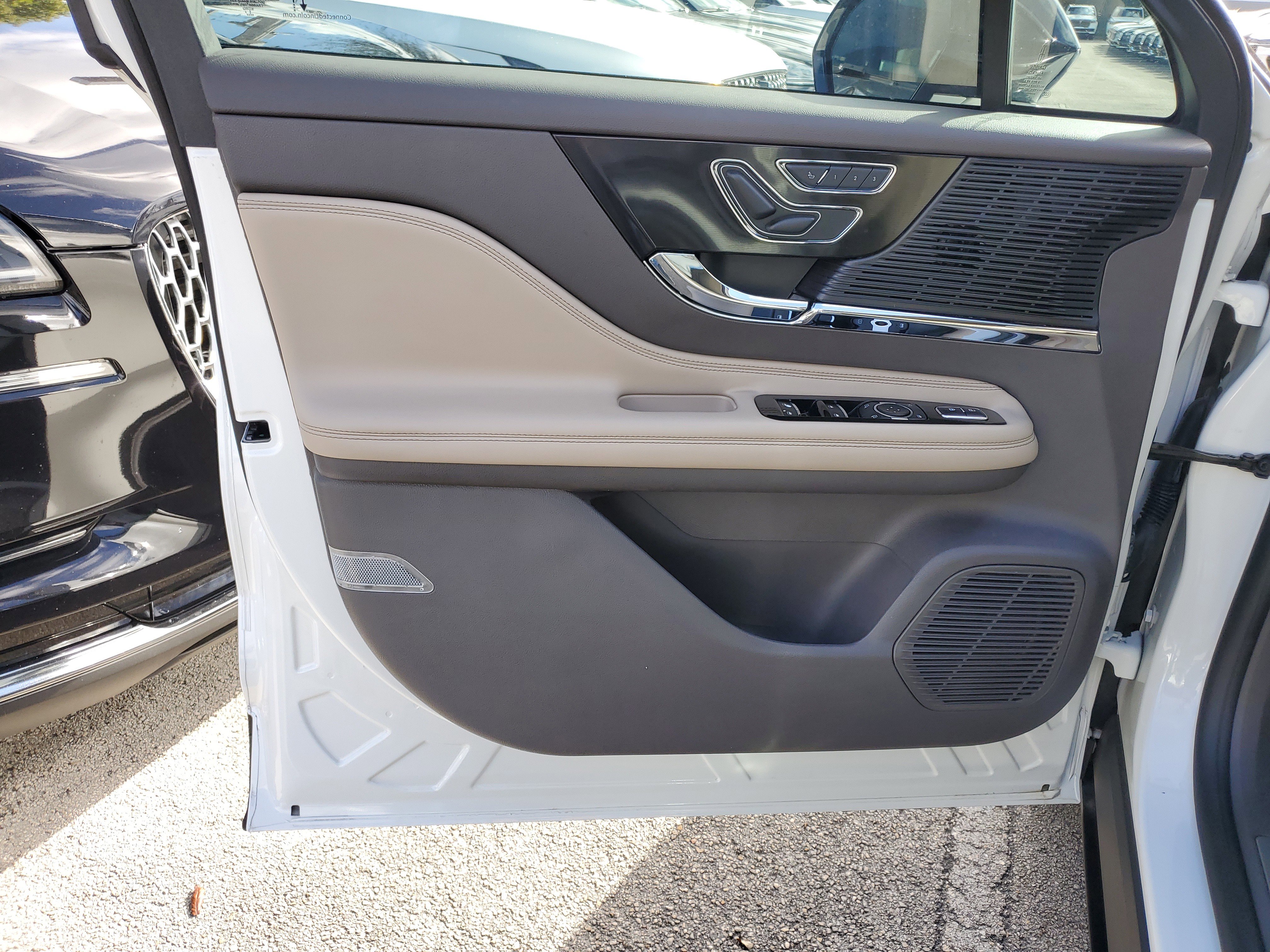 Certified 2022 Lincoln Corsair FWD image 15