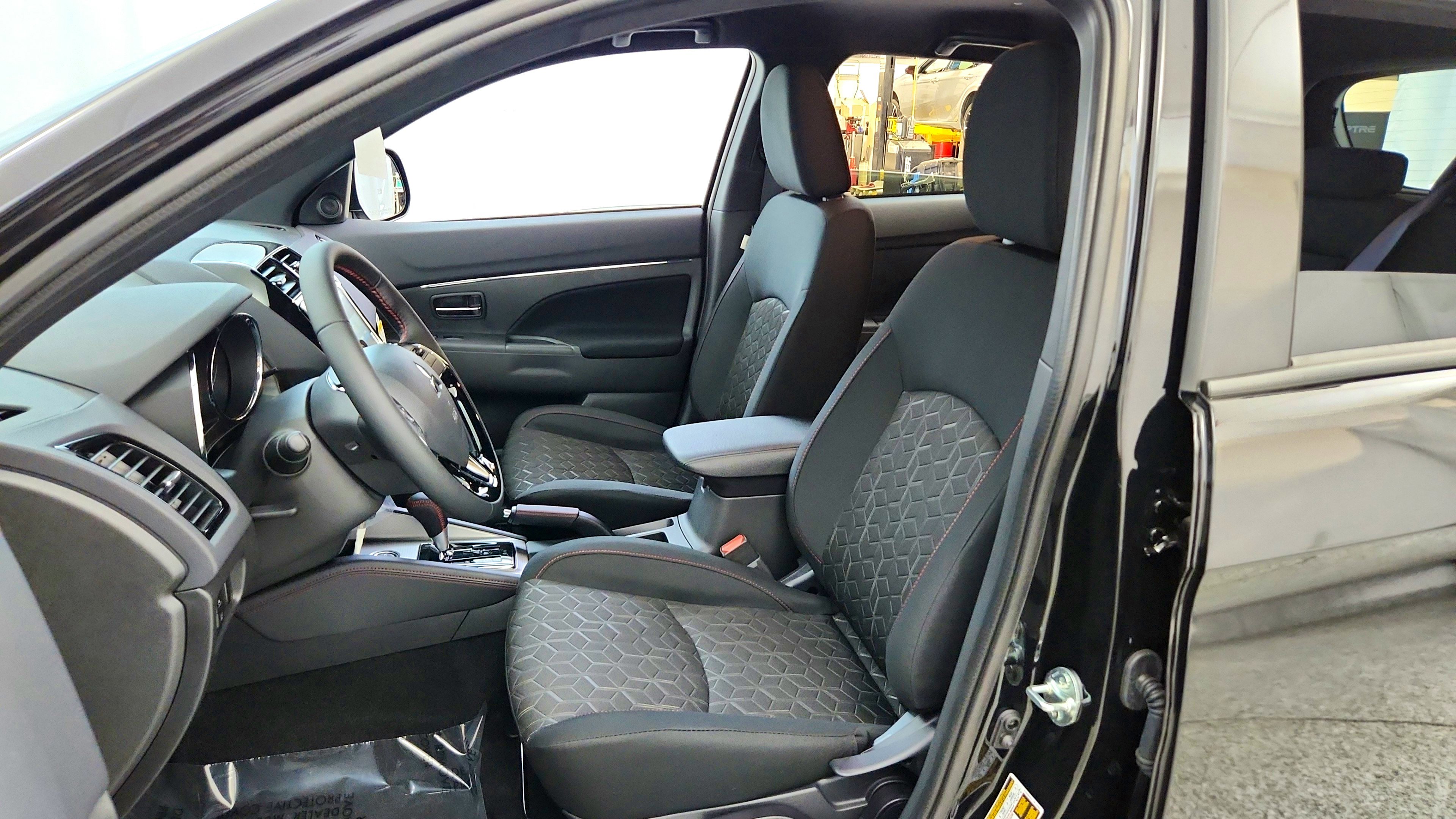 Used 2025 Mitsubishi Outlander Sport ES AWD/4WD image 21