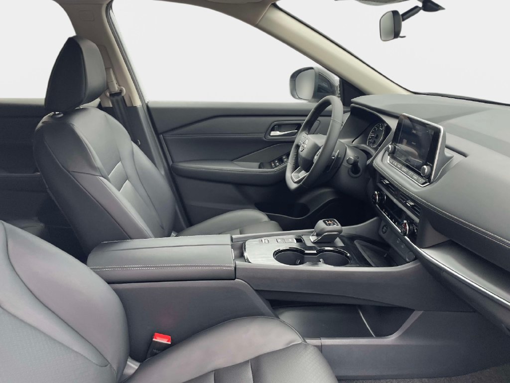 New 2027 Nissan Rogue Dark Armor FWD image 10