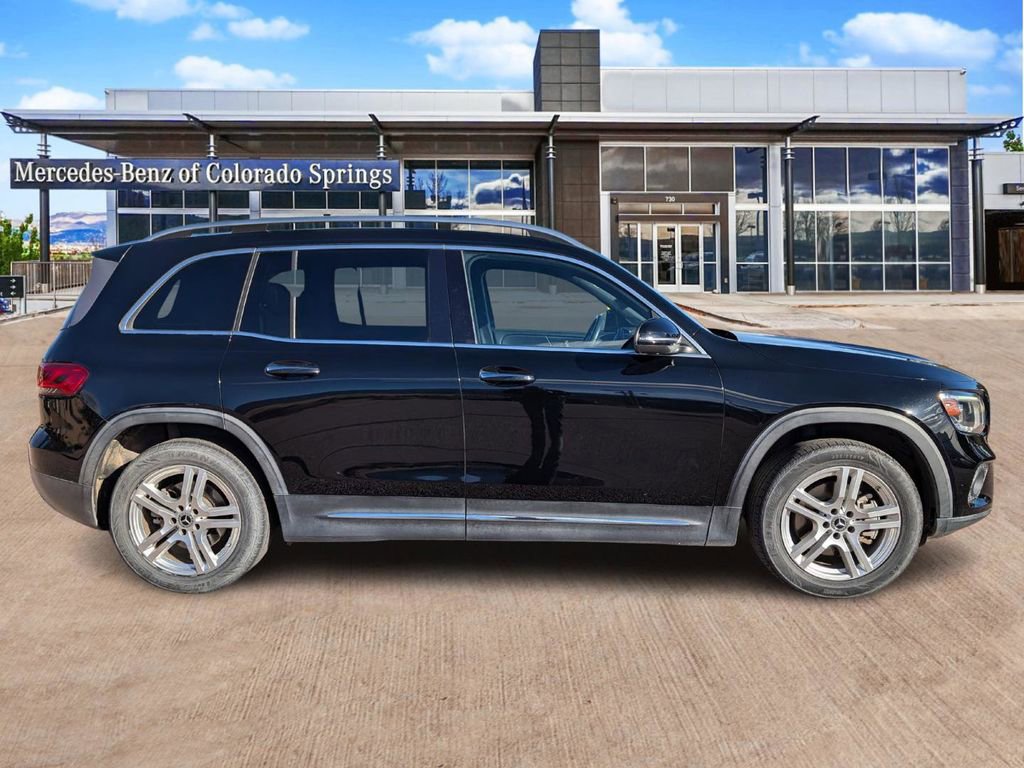 Used 2020 Mercedes-Benz GLB 250 4MATIC w/ Premium Package image 4