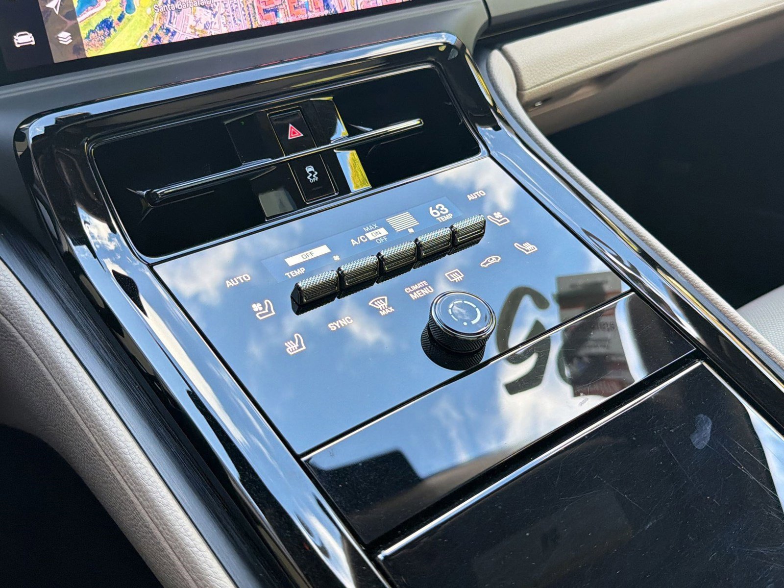 Used 2025 Porsche Panamera image 18
