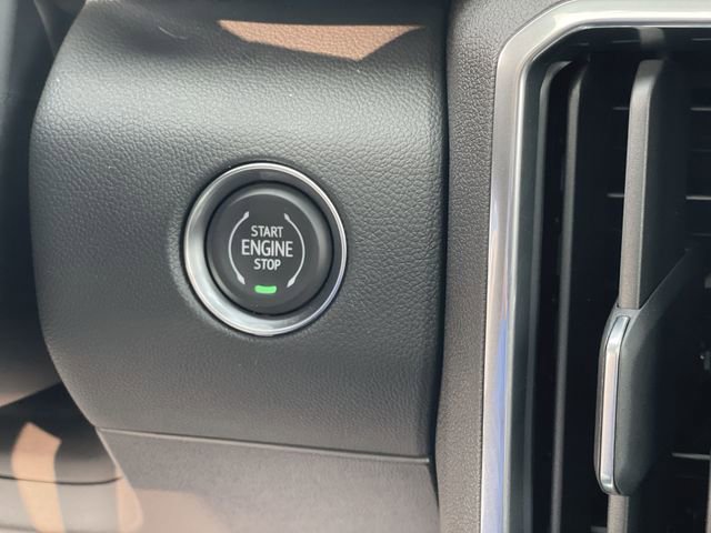 New 2026 GMC Acadia Denali w/ Super Cruise Package image 17